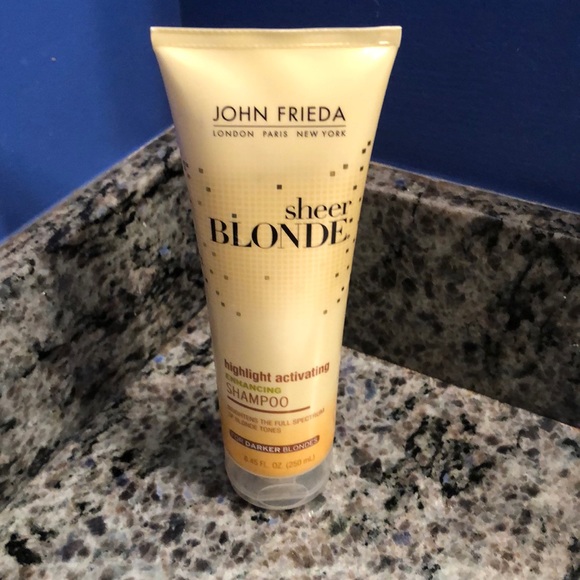 Sheer Blonde Highlight enhancing shampoo - Picture 1 of 3